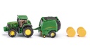 John Deere mit Ballenpresse