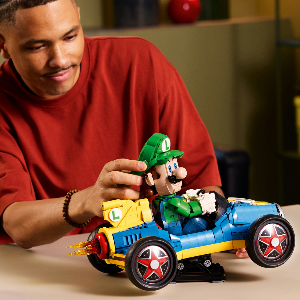 Luigi & Mach 8